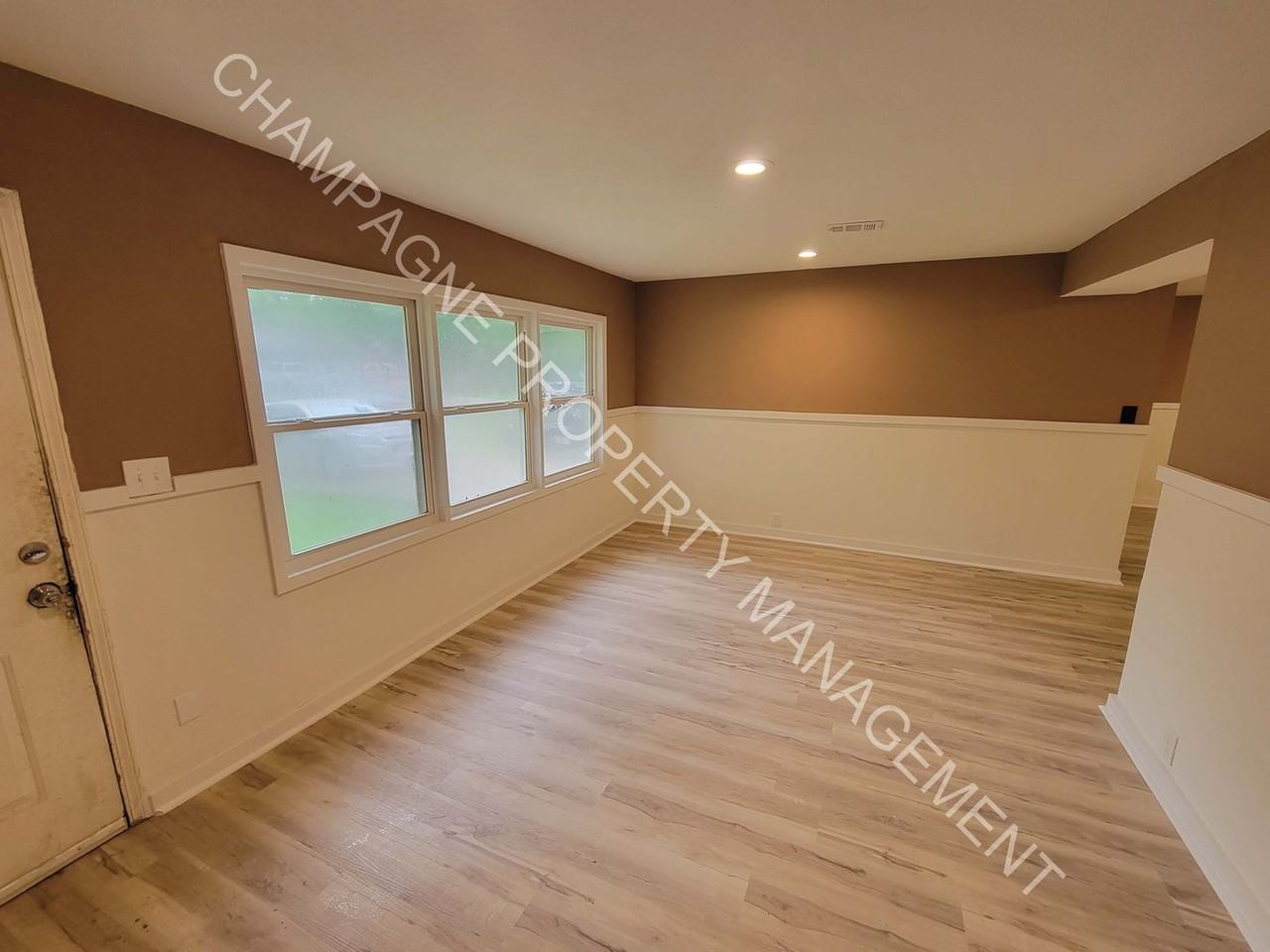 11227 Eastern Ave - Photo 3 of 14