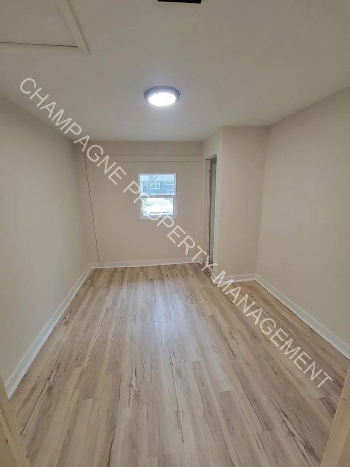 11227 Eastern Ave - Photo 6 of 14