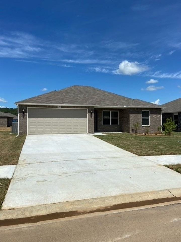 1740 Raden St - Photo 4 of 20