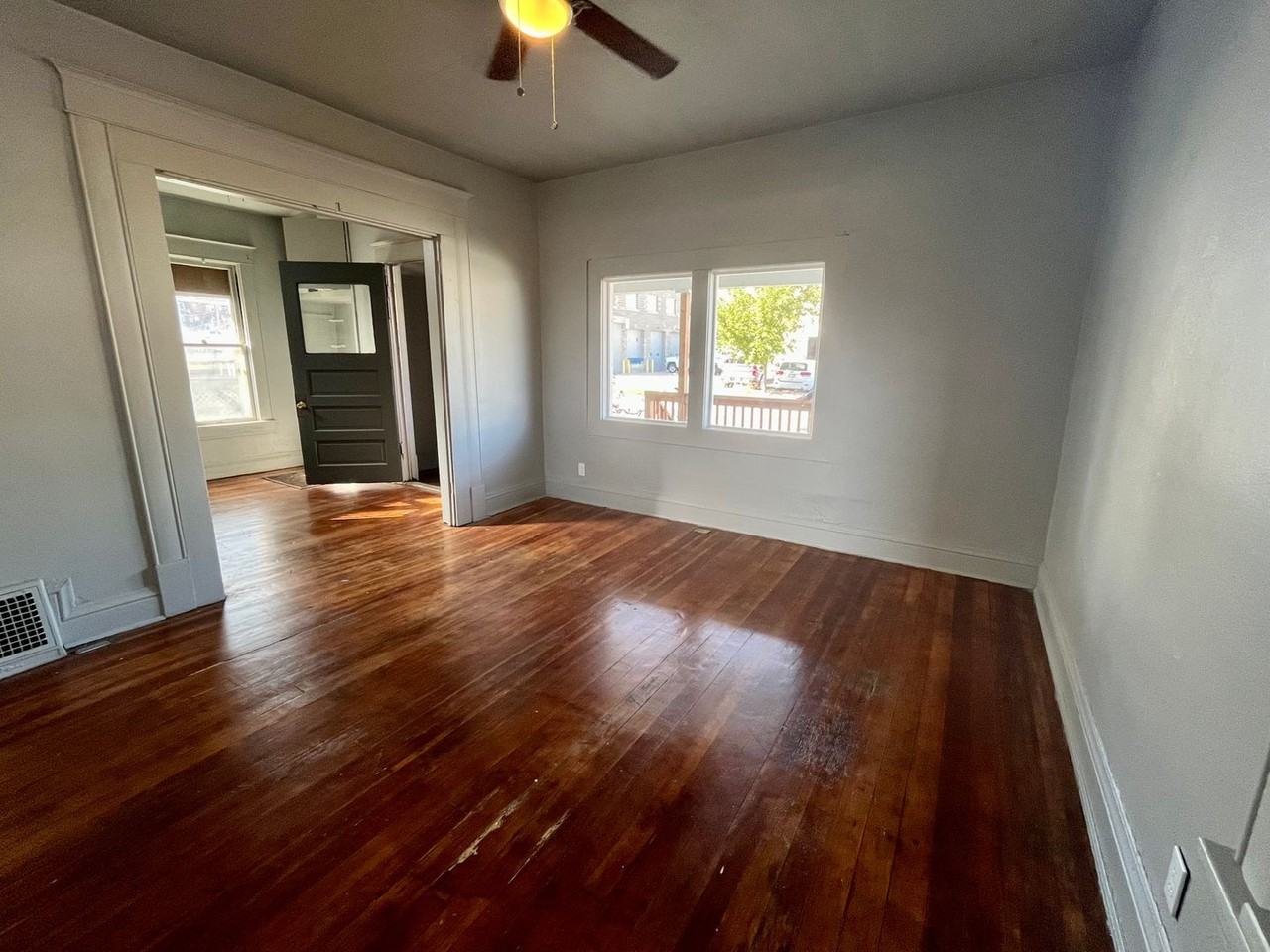 2511 Jones St - Photo 3 of 17