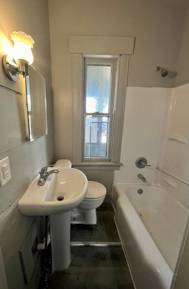 2511 Jones St - Photo 6 of 17