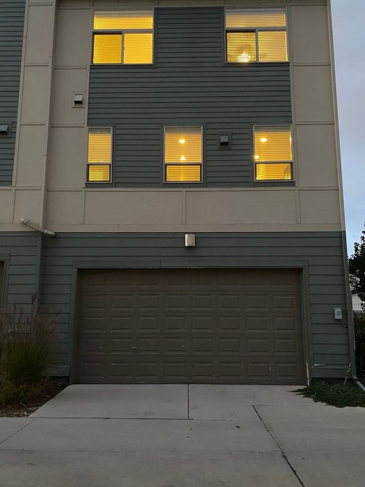 9062 E 50th Dr - Photo 7 of 29