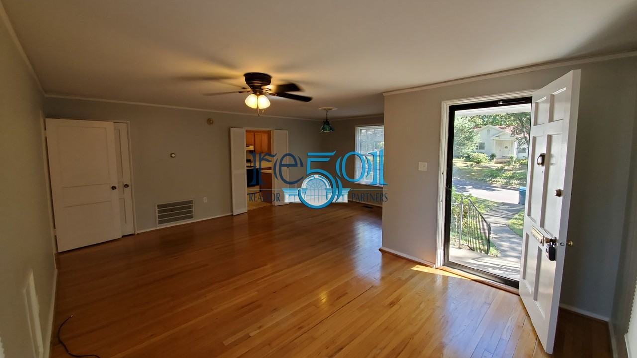 1808 N Cleveland St - Photo 4 of 31