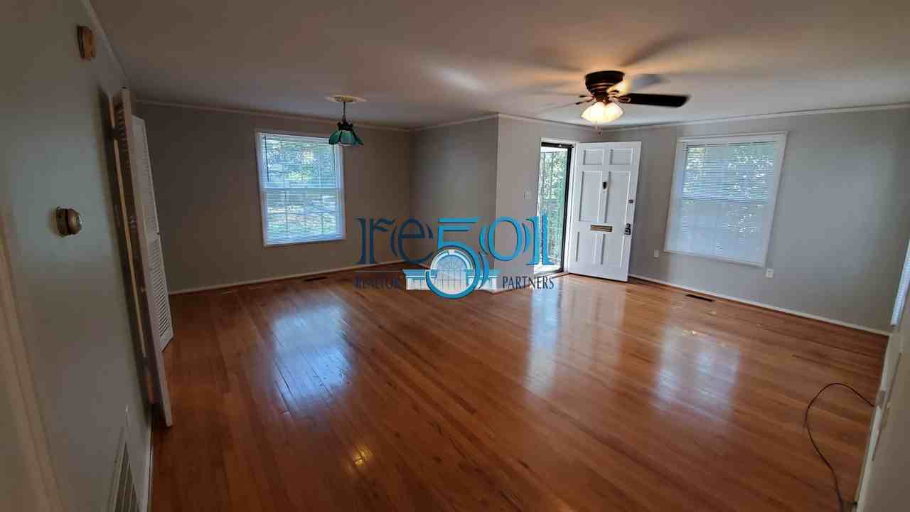 1808 N Cleveland St - Photo 5 of 31