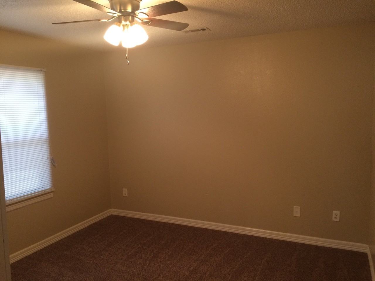 2728 N Villa Blvd - Photo 2 of 14