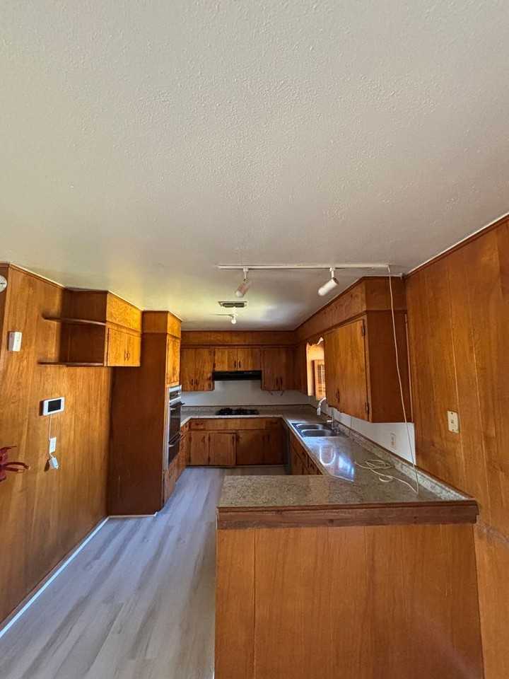 3942 Oakcrest St - Photo 3 of 11