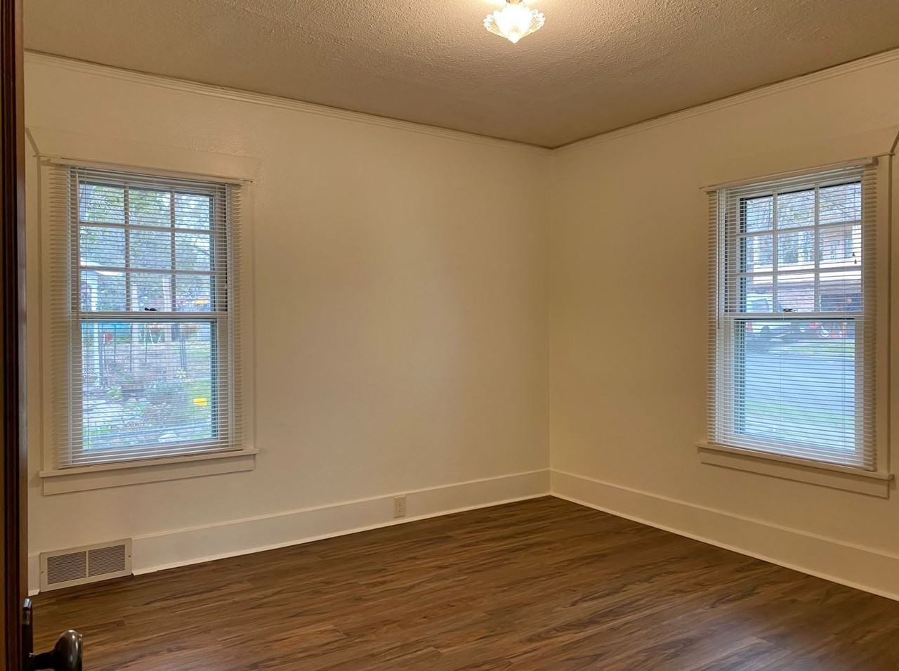 119 W 11th St - Photo 5 of 20