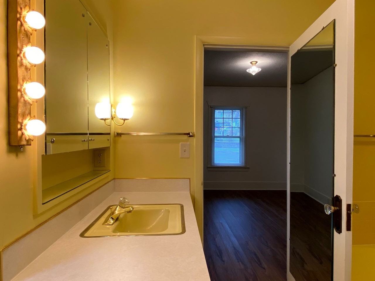 119 W 11th St - Photo 6 of 20