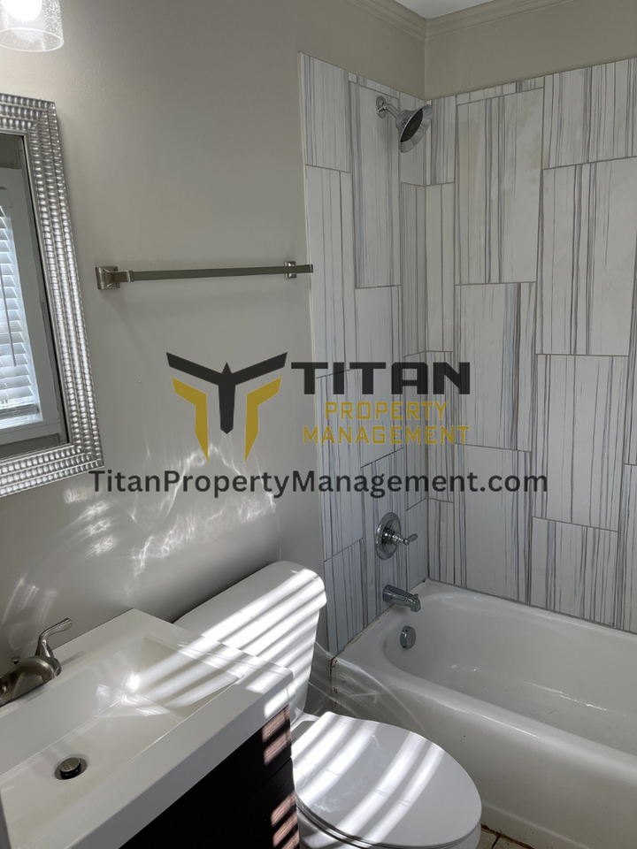 305 E Narroway #A - Photo 5 of 12