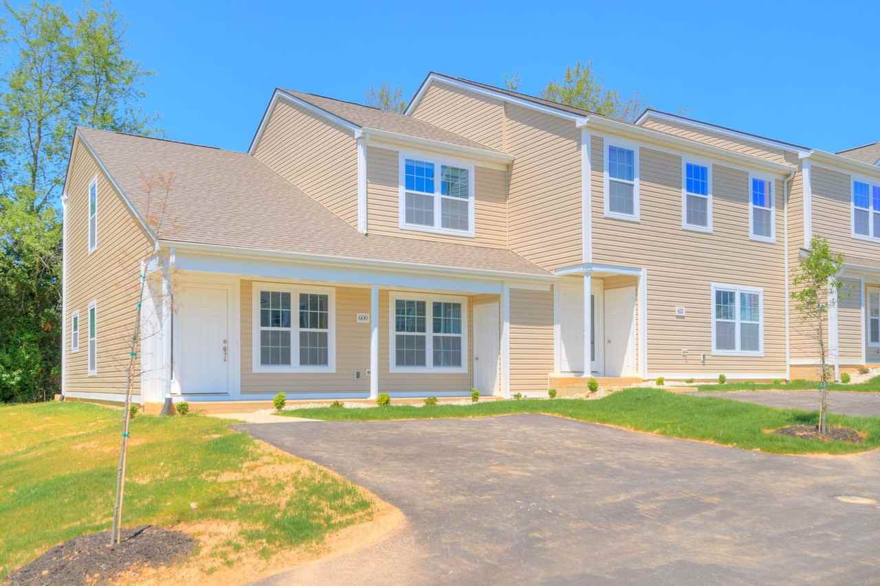 1390 Providence Blvd - Photo 4 of 28