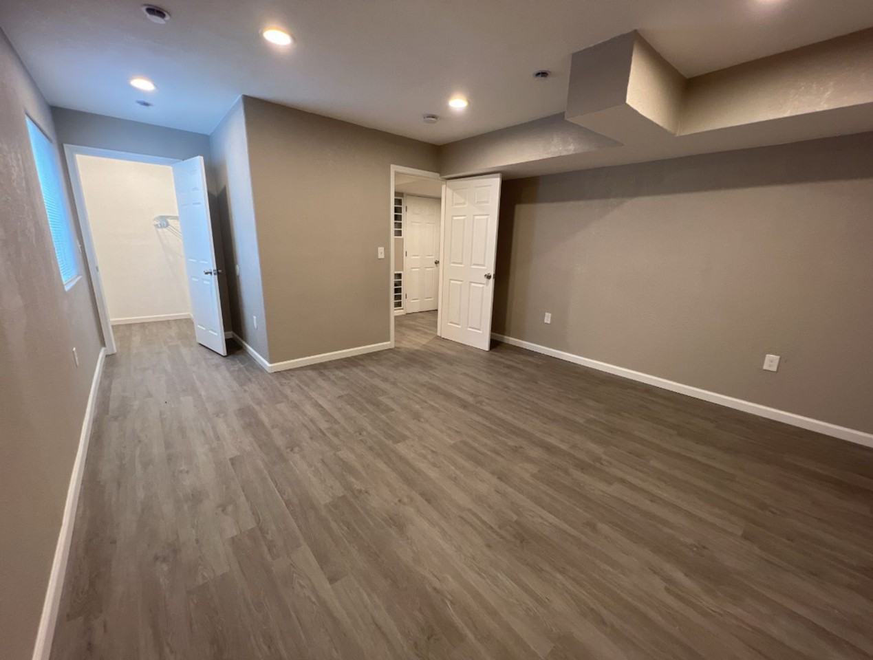 4524 Thompson Ct #B - Photo 4 of 15