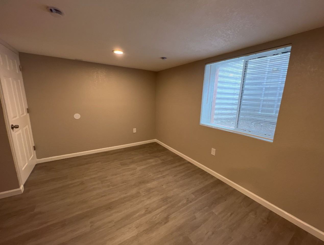 4524 Thompson Ct #B - Photo 6 of 15