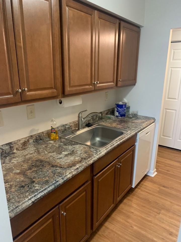 2402 Pond View Dr - Photo 5 of 10