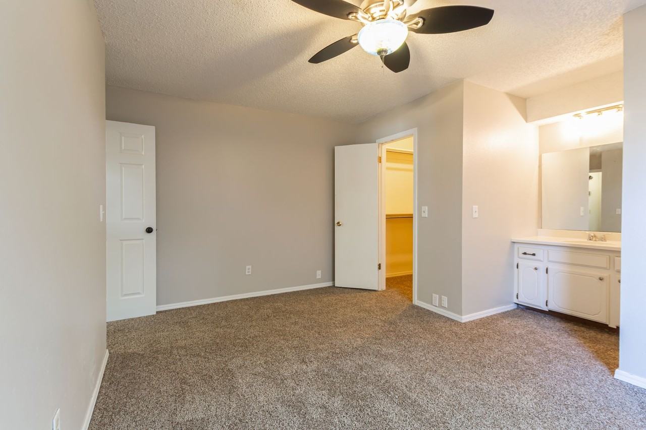 116 S Bouziden Dr - Photo 7 of 29