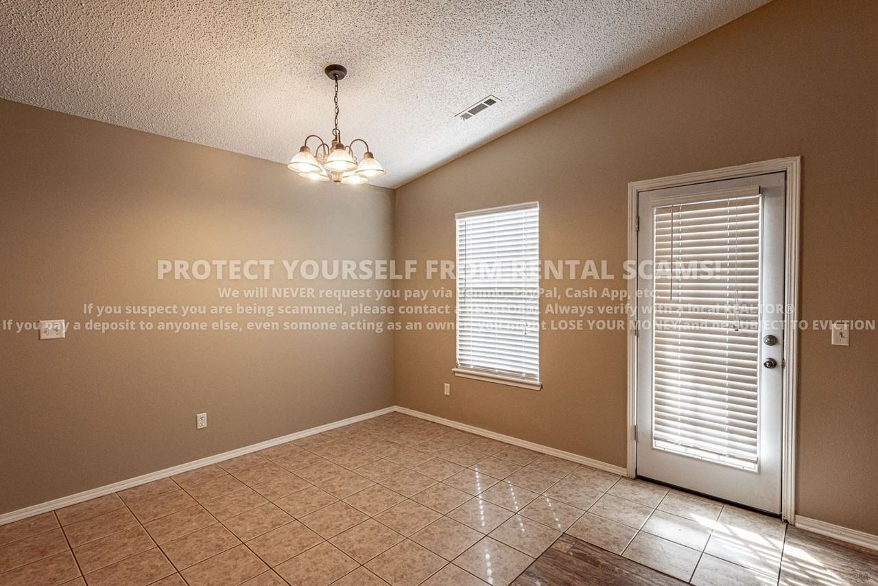 3195 W Woodfield Way - Photo 5 of 12