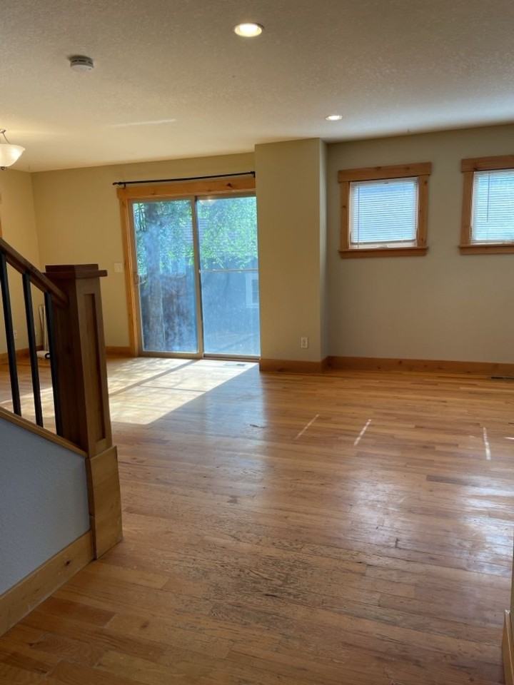 214 Edwards St - Photo 3 of 27