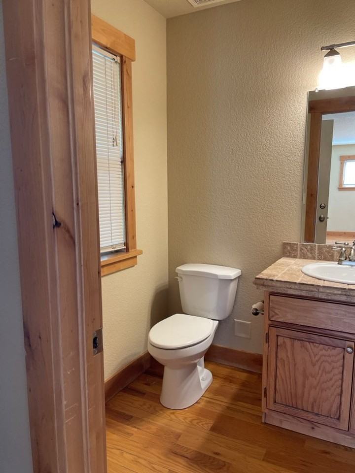 214 Edwards St - Photo 6 of 27