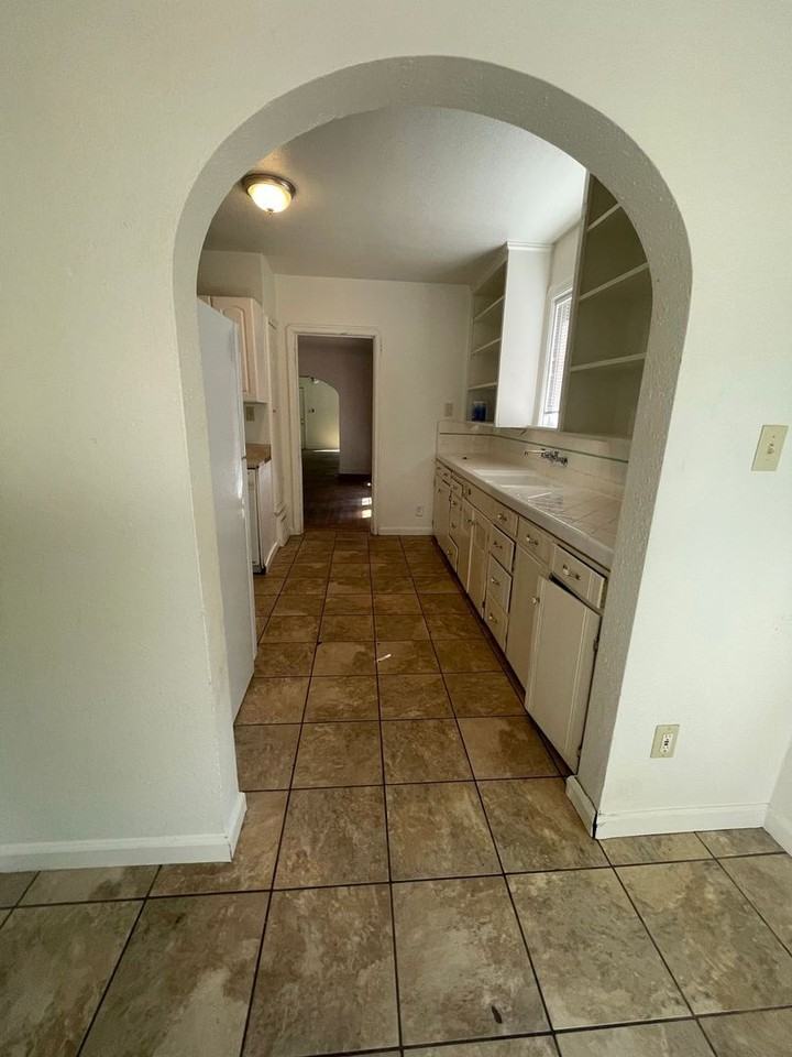 346 Hazel St - Photo 3 of 15