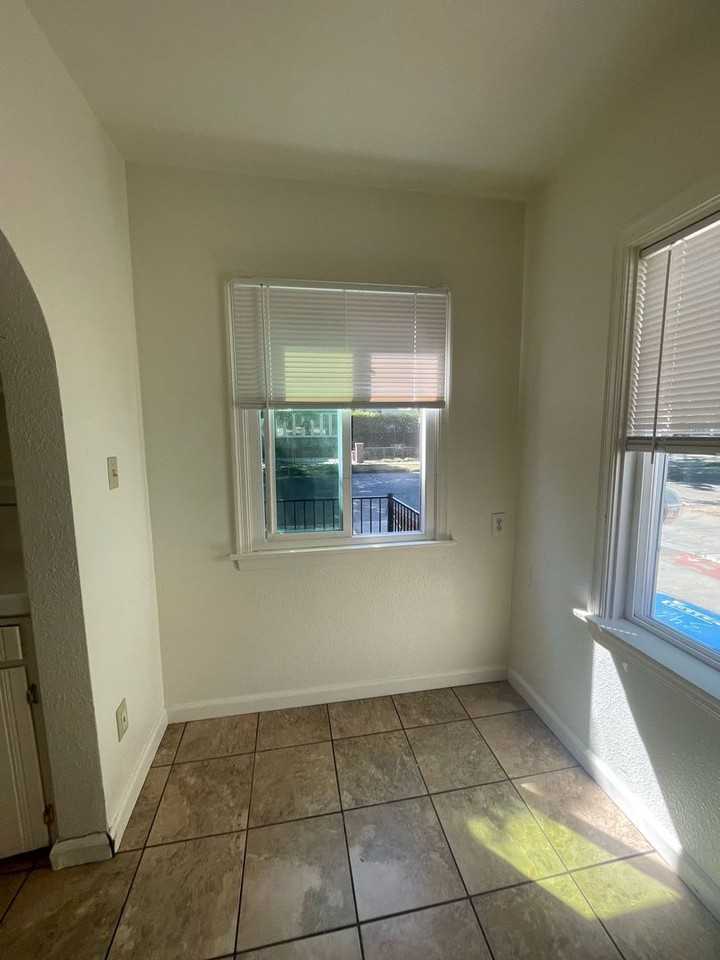 346 Hazel St - Photo 4 of 15