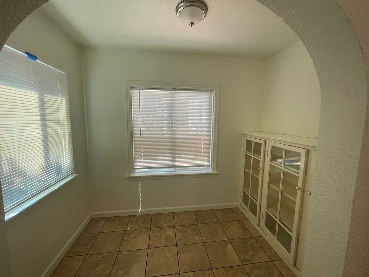 346 Hazel St - Photo 5 of 15