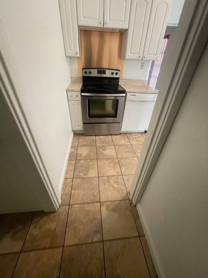 346 Hazel St - Photo 6 of 15