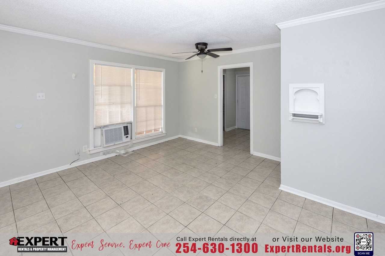 903 Kern Rd - Photo 7 of 15