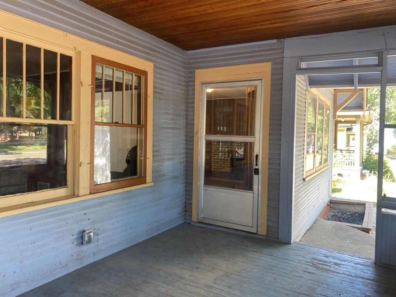 507 W Mulberry St - Photo 4 of 49