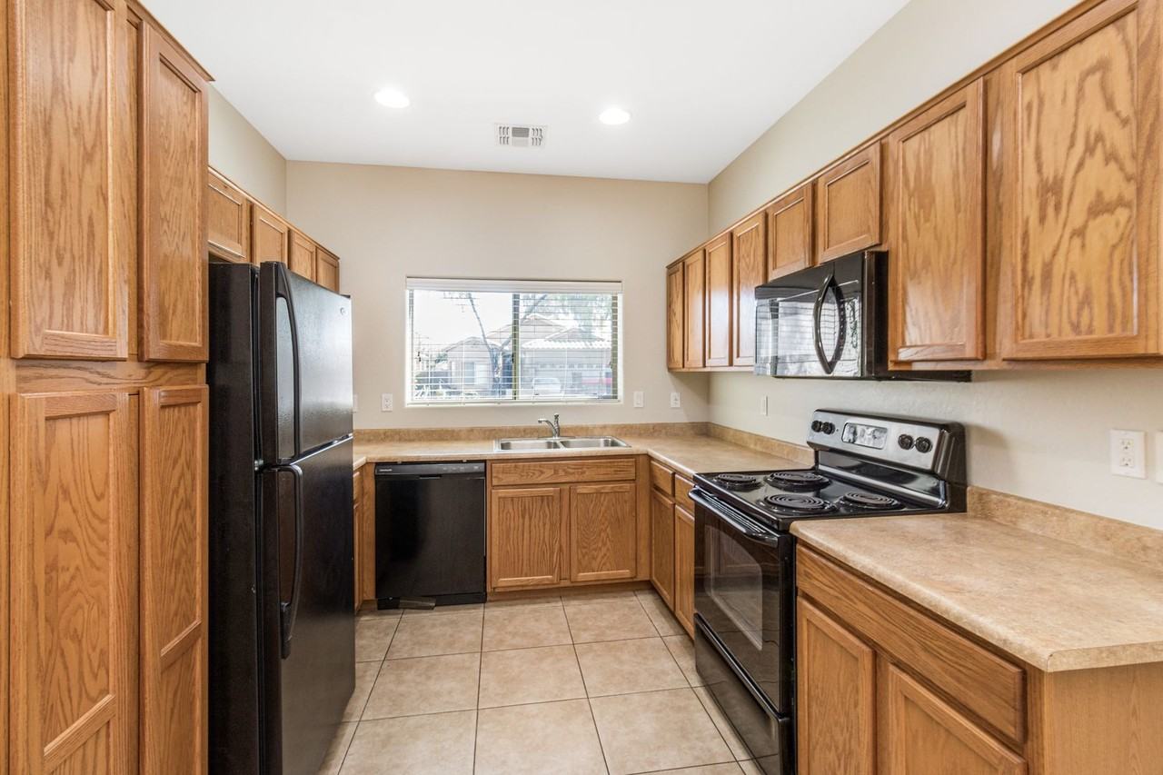 1322 E Linda Dr - Photo 5 of 16