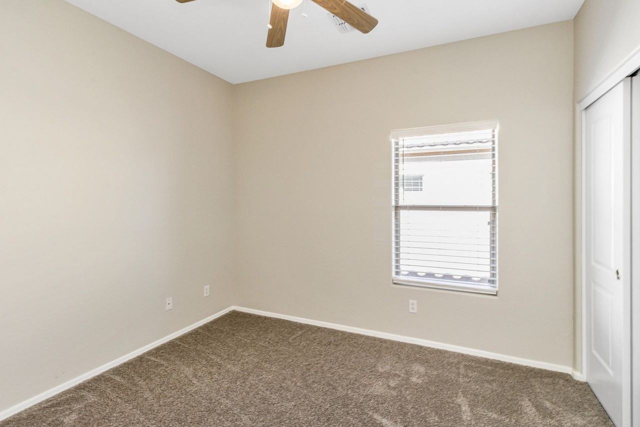 1322 E Linda Dr - Photo 7 of 16