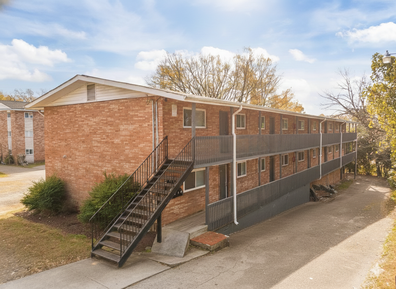 1 Bedroom/ 1 Bath apartment - Photo 2 of 10