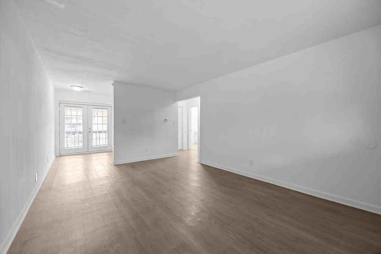 1 Bedroom/ 1 Bath apartment - Photo 5 of 10