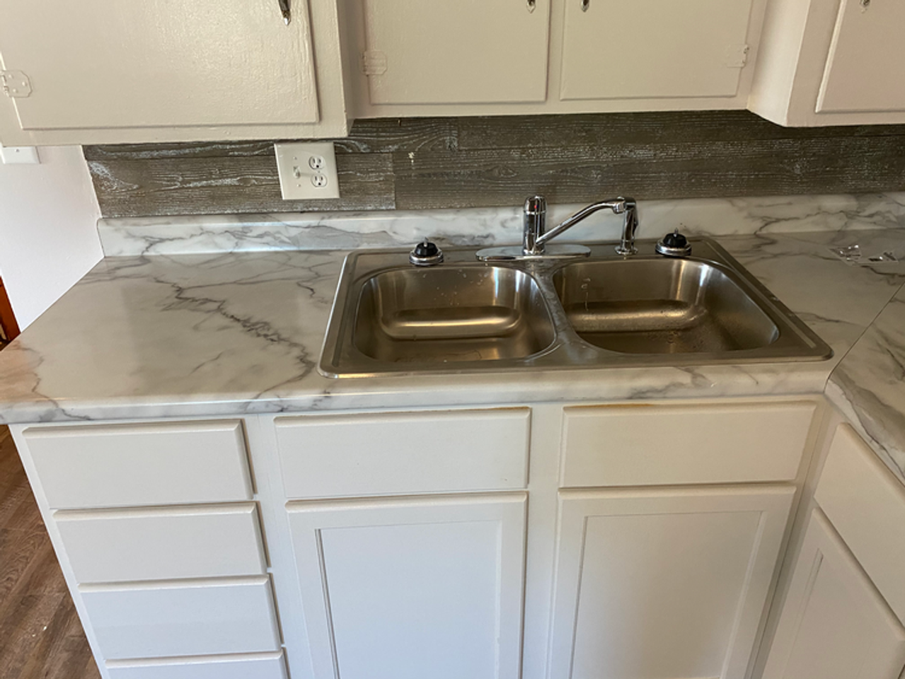 1202 S 11th Ave - Photo 4 of 10