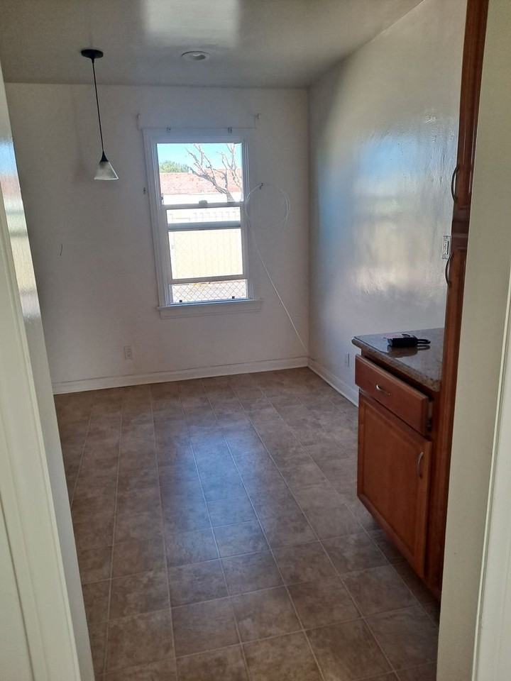 1919 Border Ave - Photo 4 of 9