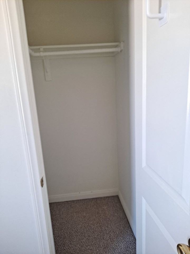 1919 Border Ave - Photo 7 of 9