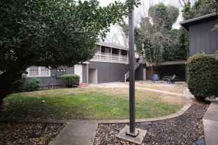 424 Sycamore Ave - Photo 1 of 1