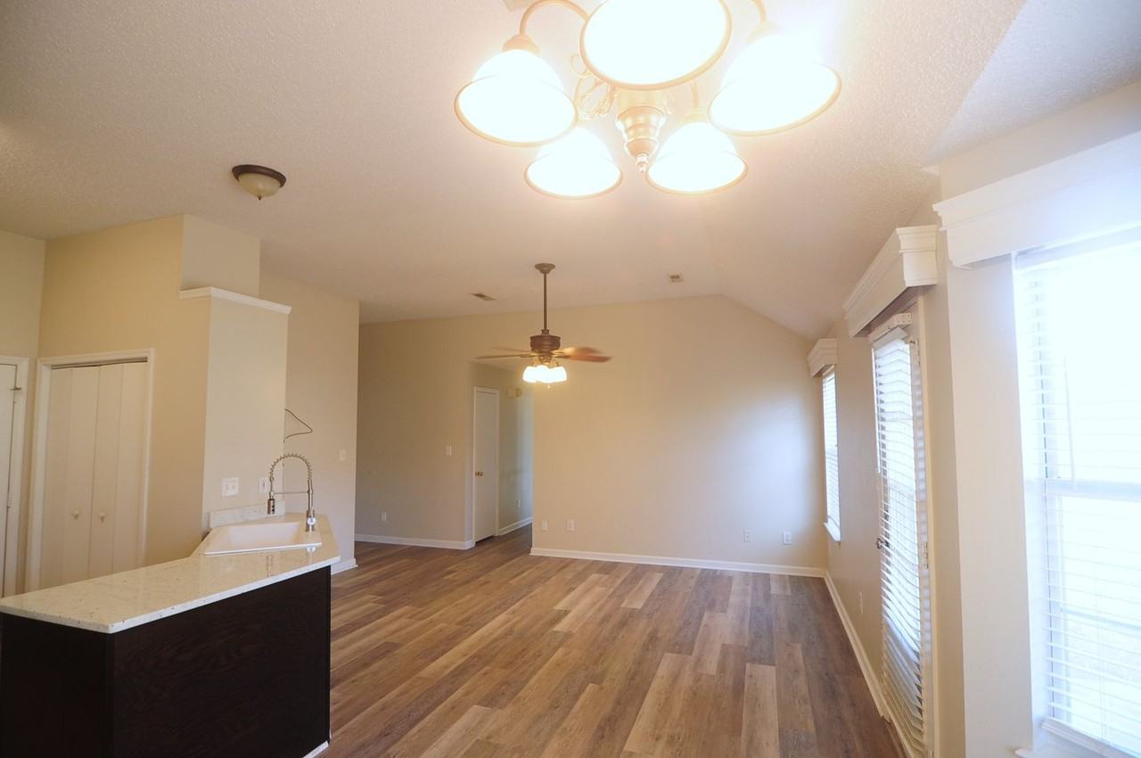 104 Postwood Ct - Photo 2 of 16