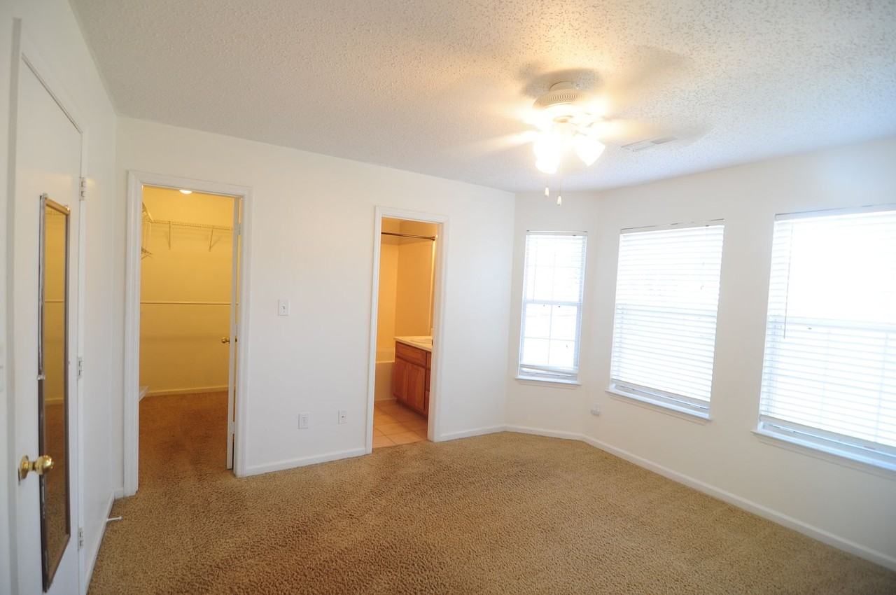 104 Postwood Ct - Photo 3 of 16