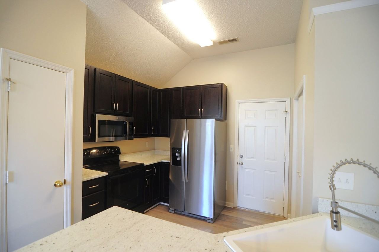 104 Postwood Ct - Photo 5 of 16