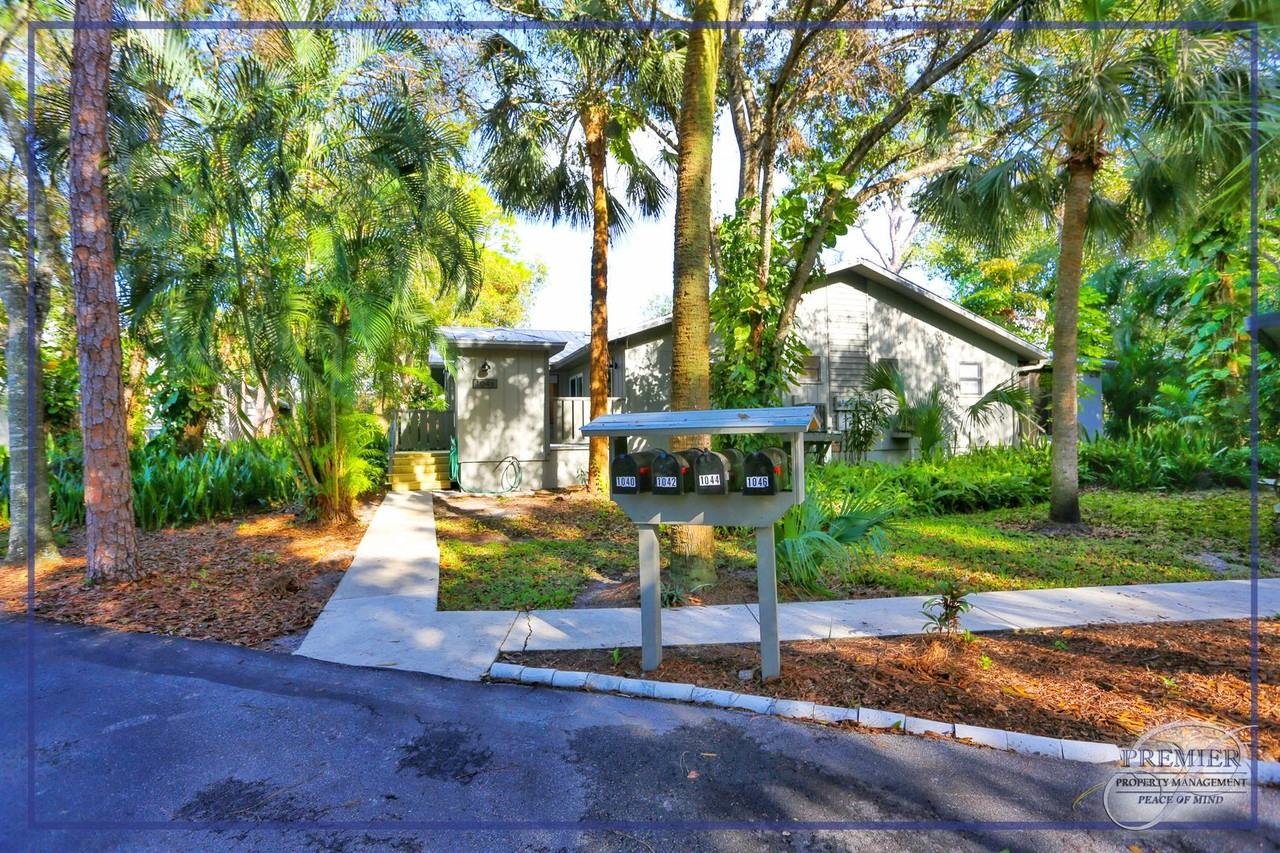 1046 Oak Forest Dr - Photo 6 of 50