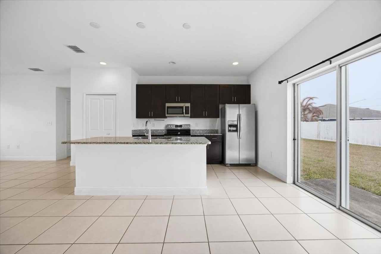 213 Cimarron Dr - Photo 5 of 26