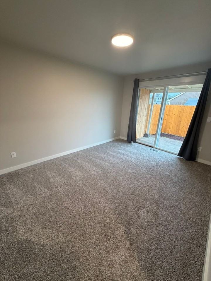 2840 Railroad St Se - Photo 4 of 22