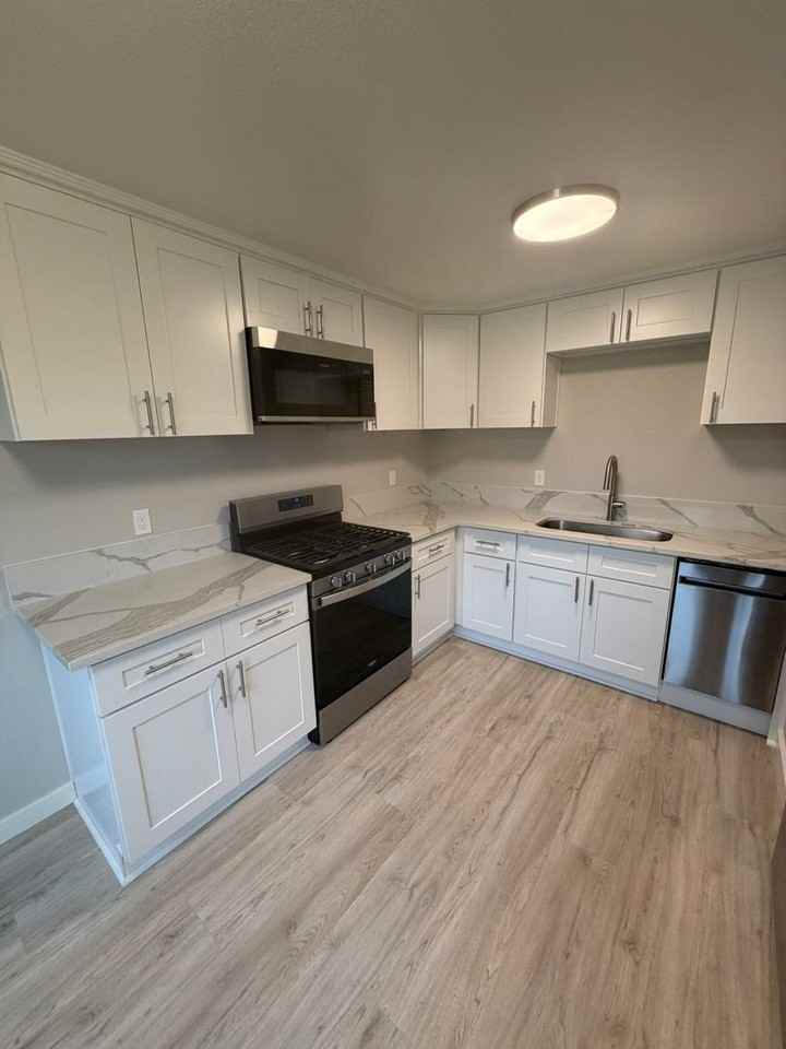 2910 Railroad St Se - Photo 2 of 20