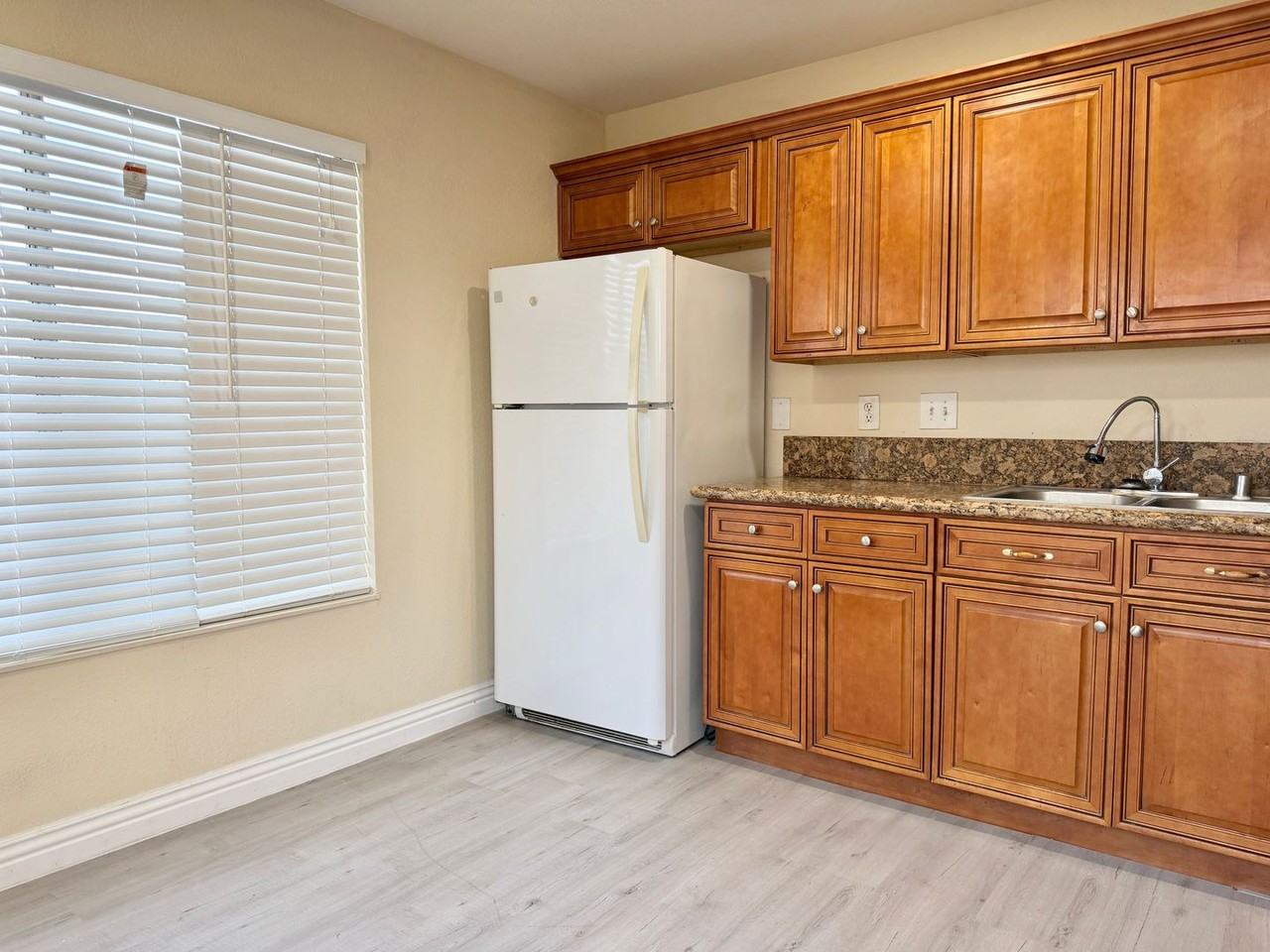 4356 Bramblewood St - Photo 2 of 15