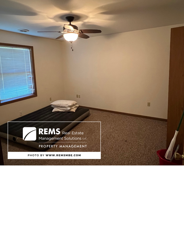 E6915 Chadwick Rd - Photo 3 of 8