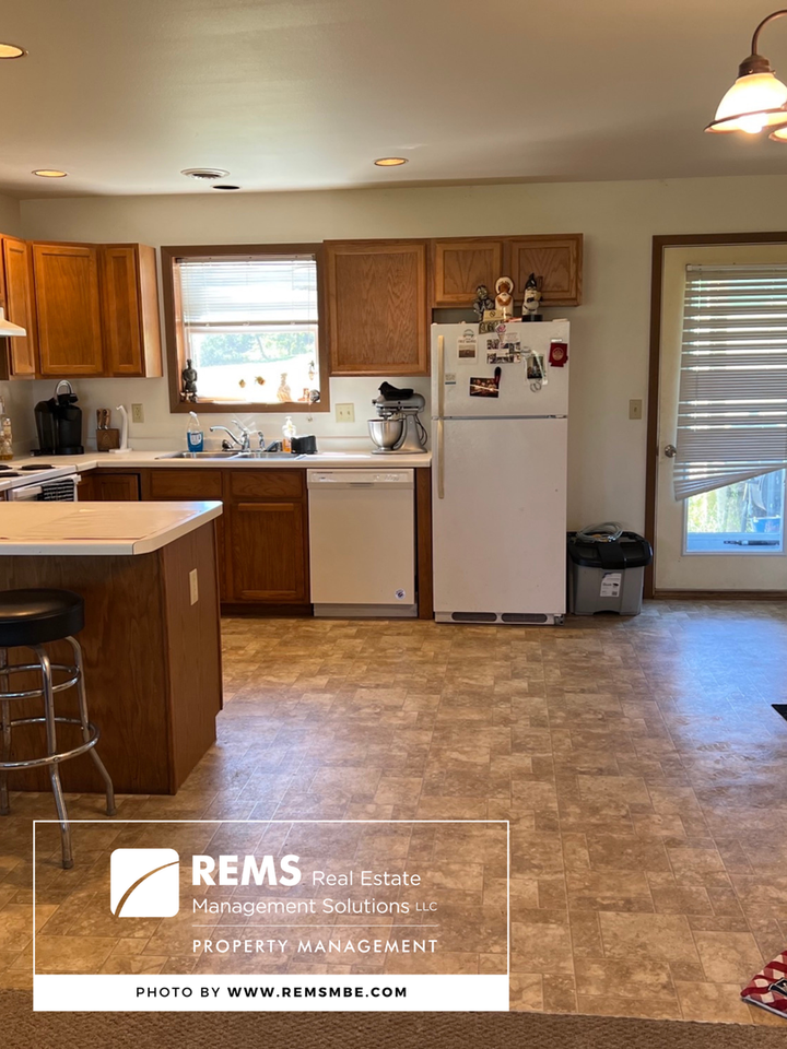 E6915 Chadwick Rd - Photo 4 of 8