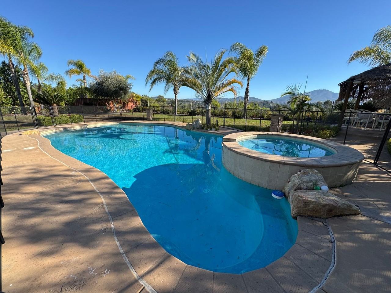 1681 Lawndale Rd - Photo 5 of 45