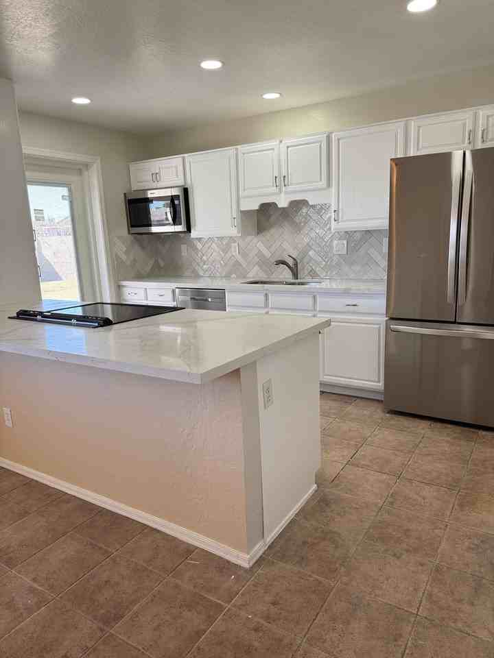 321 E Malibu Dr - Photo 7 of 28