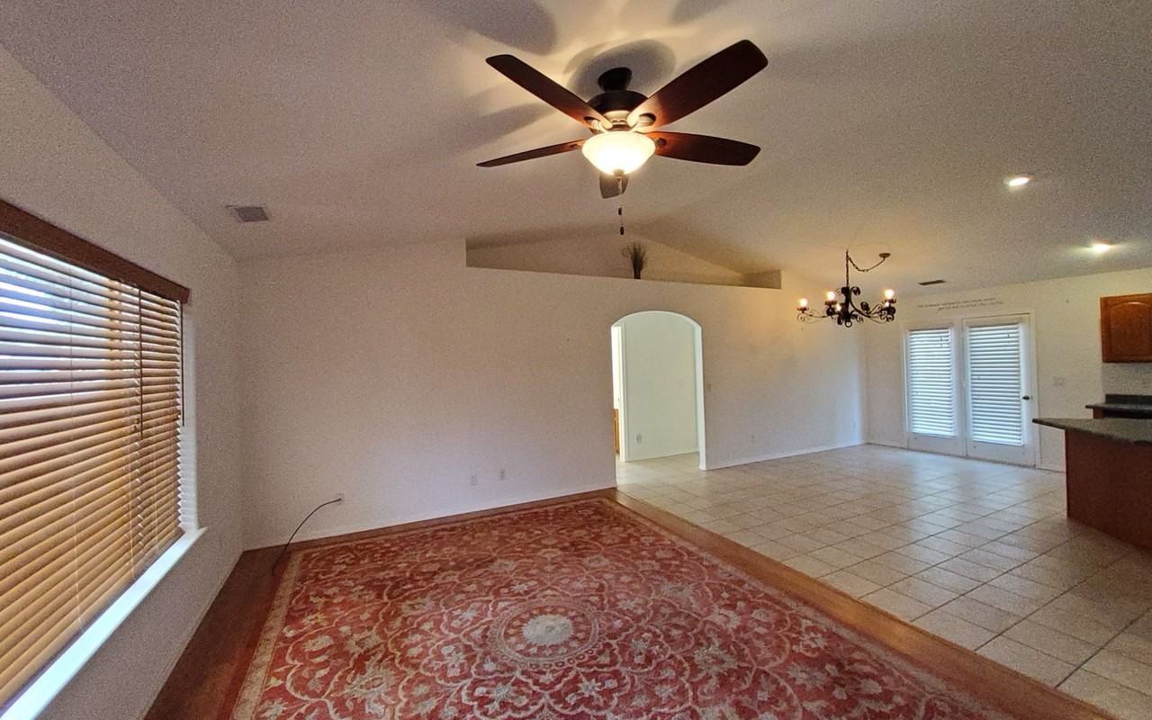 1000 W Chatham Dr - Photo 3 of 23