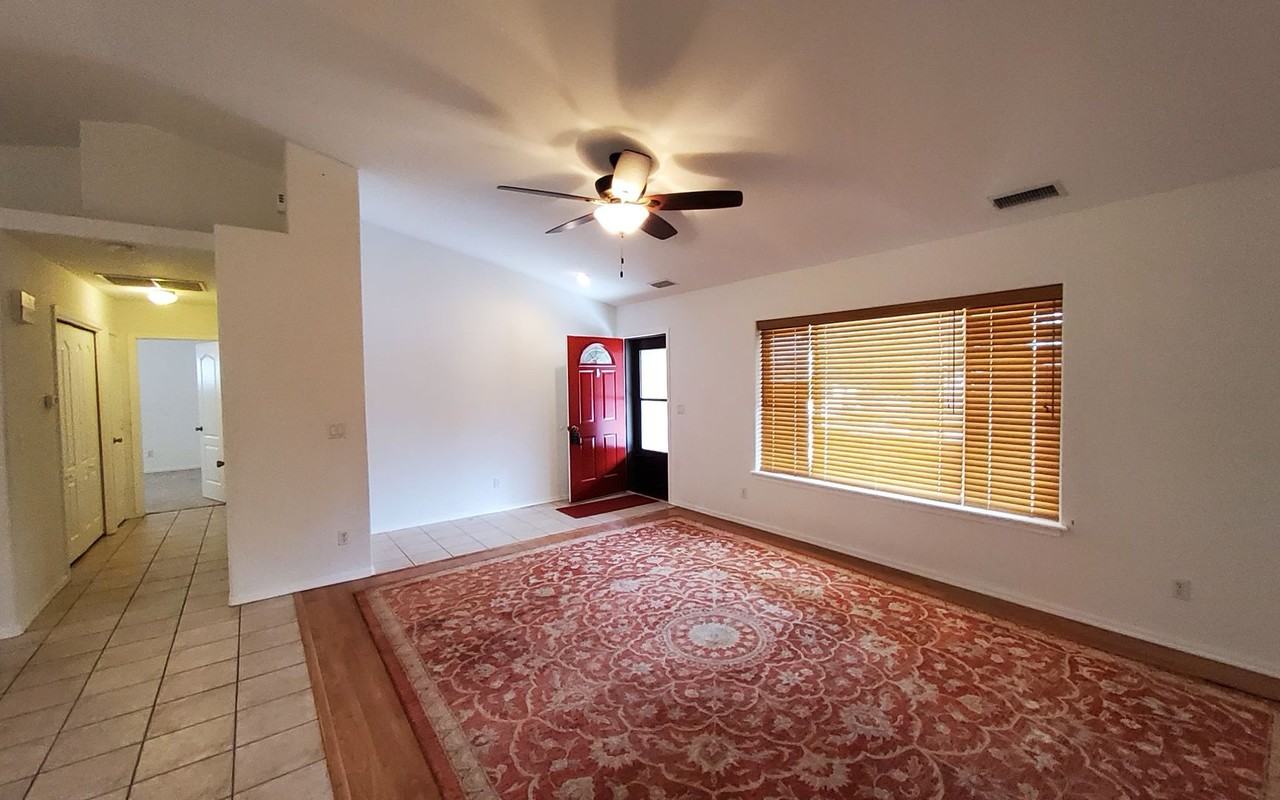 1000 W Chatham Dr - Photo 5 of 23