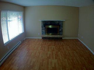 2216 NE Fairview Ave - Photo 2 of 15